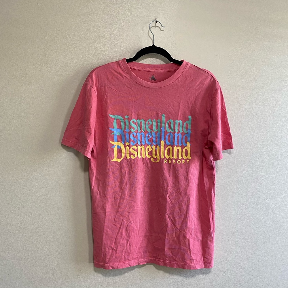 Disneyland Pink 100% Cotton Graphic T-Shirt Size Small